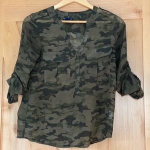 Camouflage 3/4 sleeve top XS